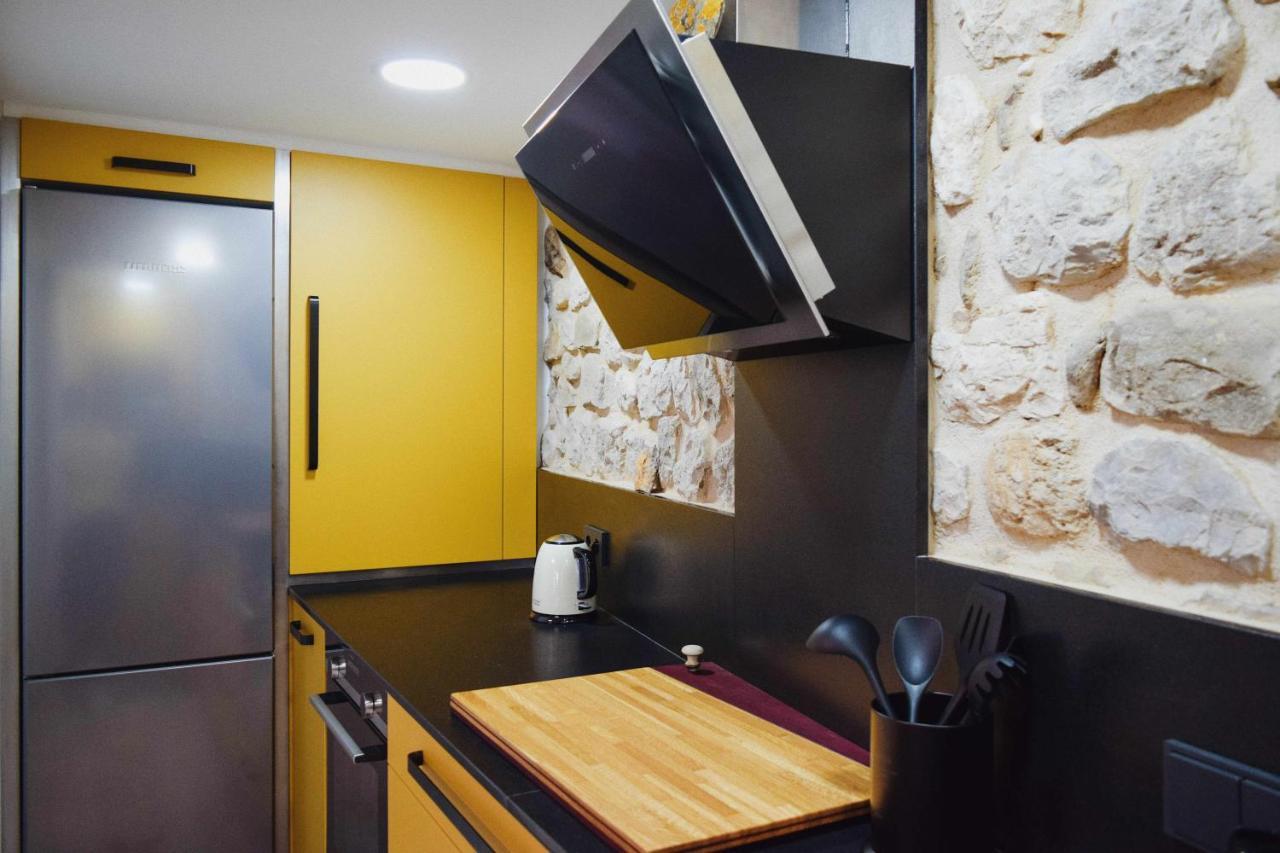 Keldomenech Bed&Art Luxury Apartment For Art Lover 베살루 외부 사진