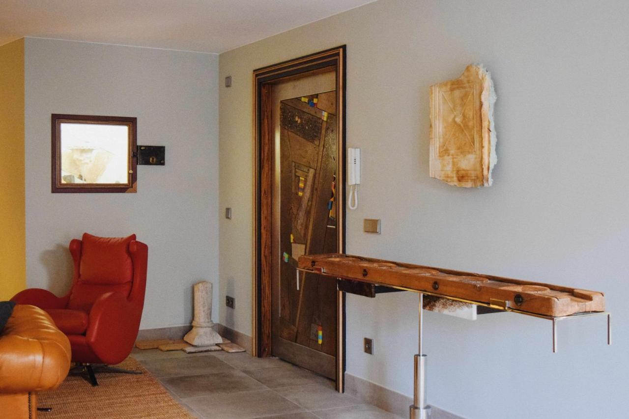 Keldomenech Bed&Art Luxury Apartment For Art Lover 베살루 외부 사진