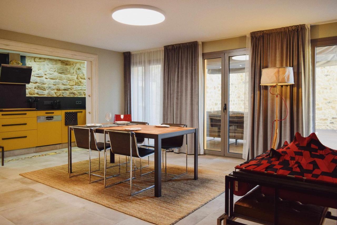 Keldomenech Bed&Art Luxury Apartment For Art Lover 베살루 외부 사진