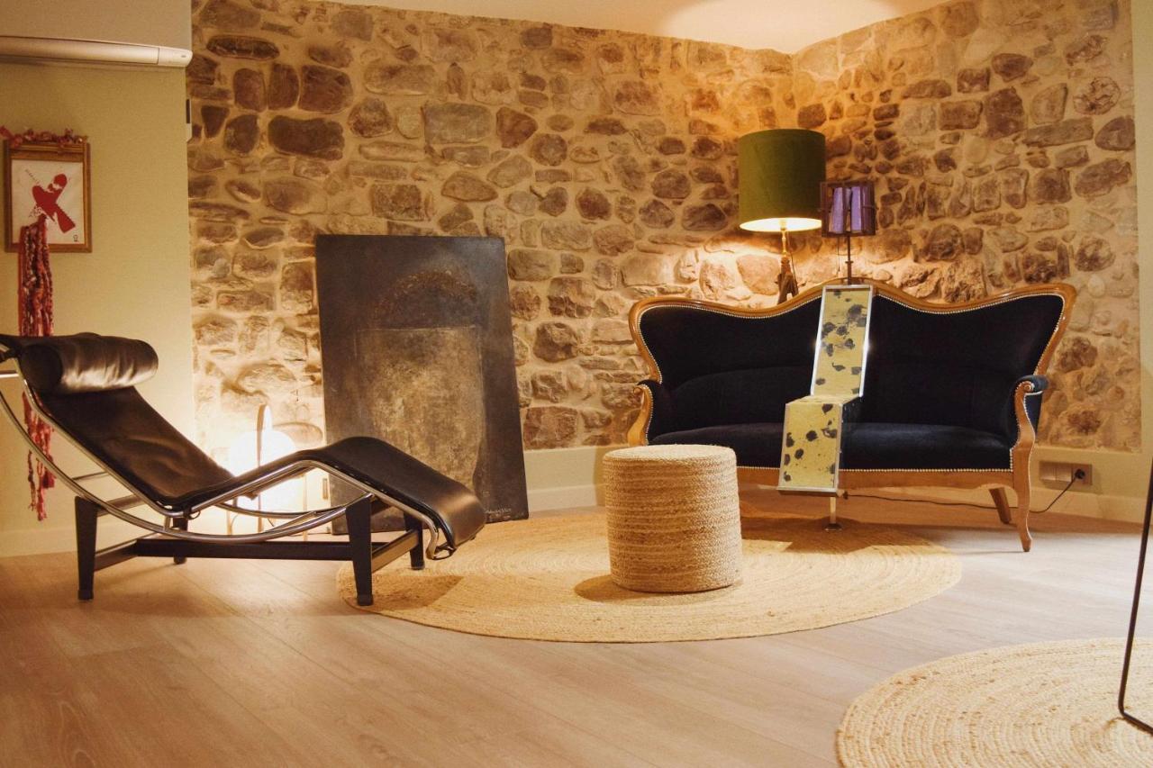 Keldomenech Bed&Art Luxury Apartment For Art Lover 베살루 외부 사진